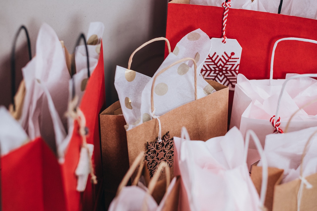 Top Tips to Overcome Excessive Consumerism this Christmas